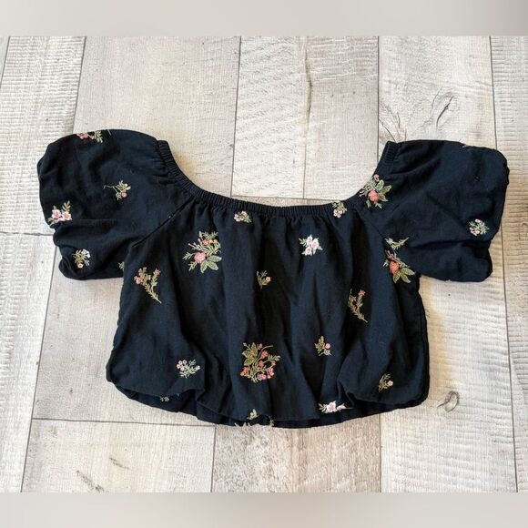 American Eagle Outfitters Tops - American Eagle Floral Embroidered Puff Sleeve Off Shoulder Crop Top Black XS